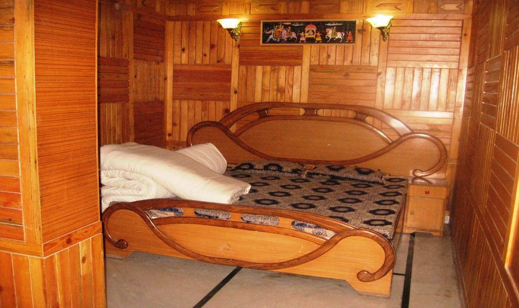 Hotel Arsh International Nainital Ruang foto