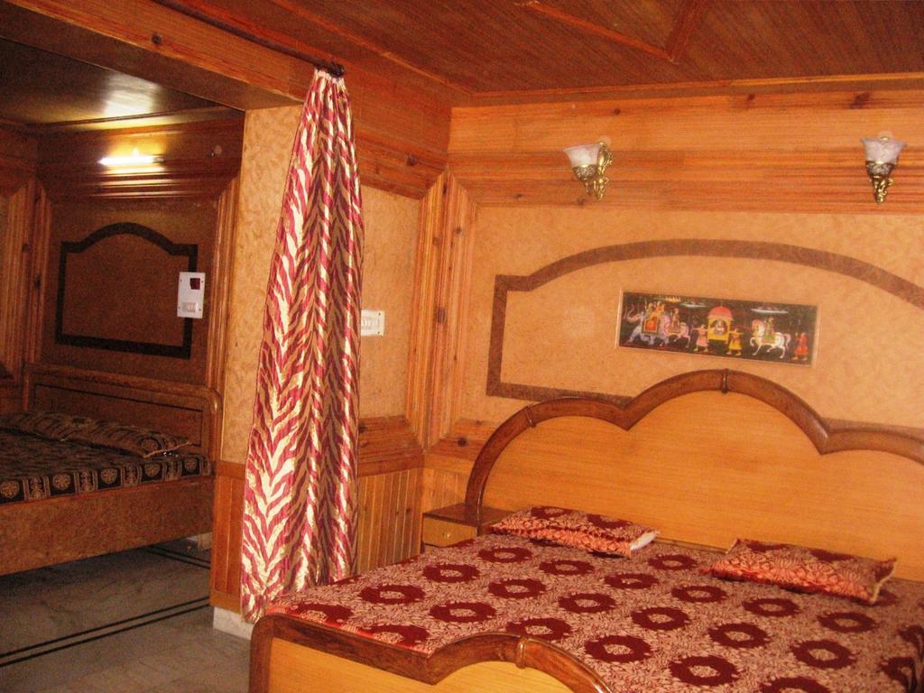 Hotel Arsh International Nainital Bagian luar foto