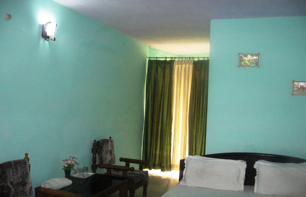 Hotel Arsh International Nainital Ruang foto