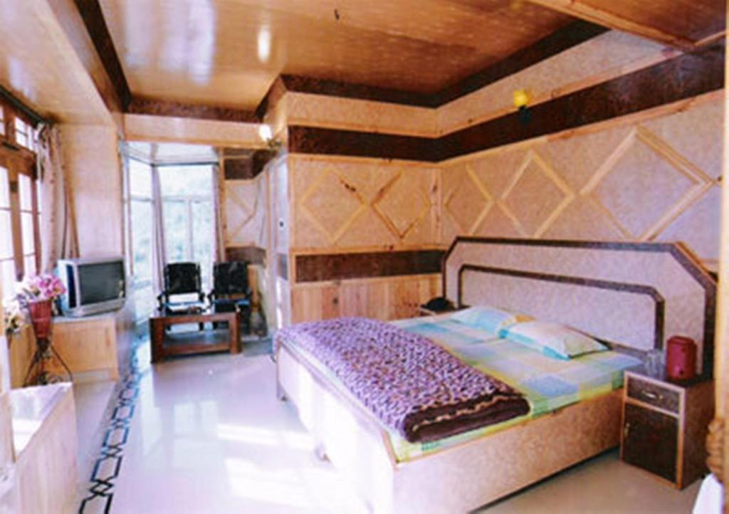 Hotel Arsh International Nainital Ruang foto